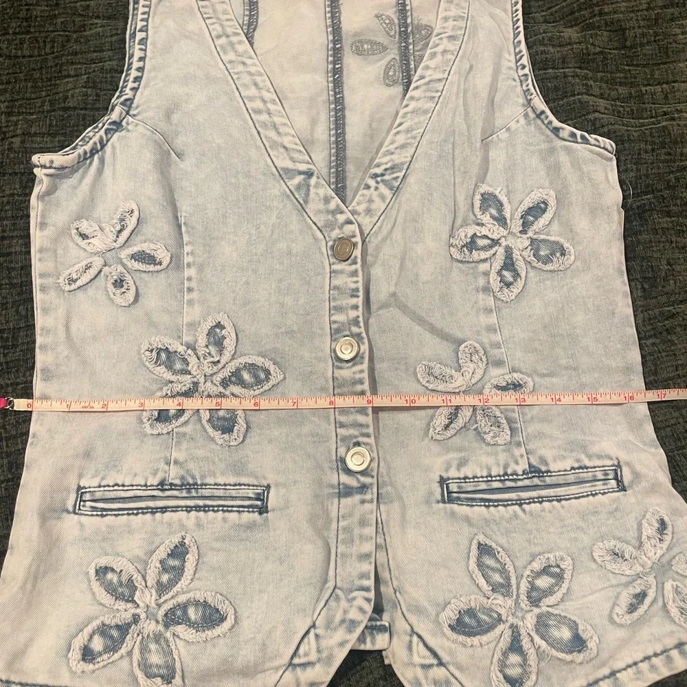 NWT Altar'd State Light Blue washed Denim Vest size M - Picture 11 of 11